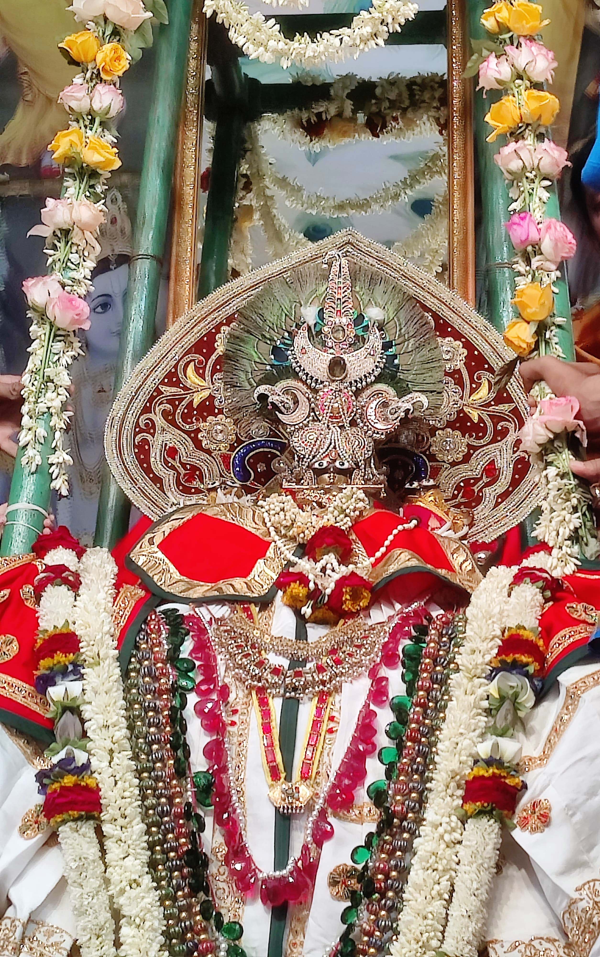 શ્રી લાલજી મહારાજના તારીખ 13/08/2024 ને મંગળવાર ના હિંડોળા દર્શન